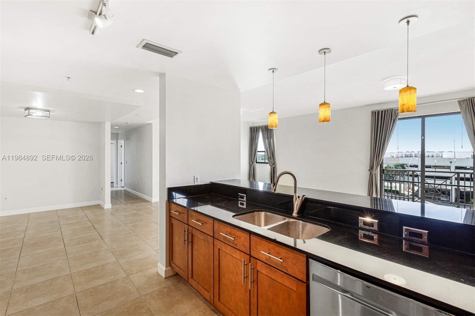 8390 SW 72nd Ave #412 Miami, FL 33143