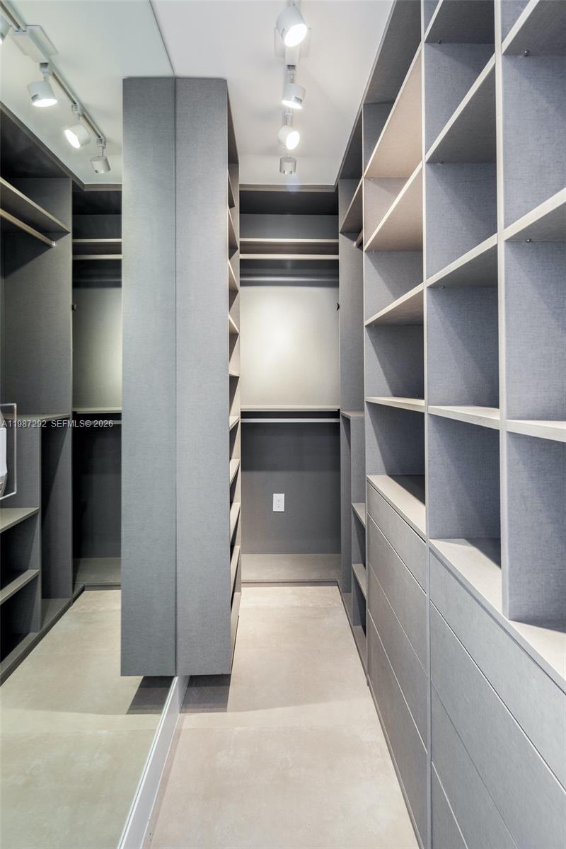 13306 SW 58th Ct Pinecrest, FL 33156