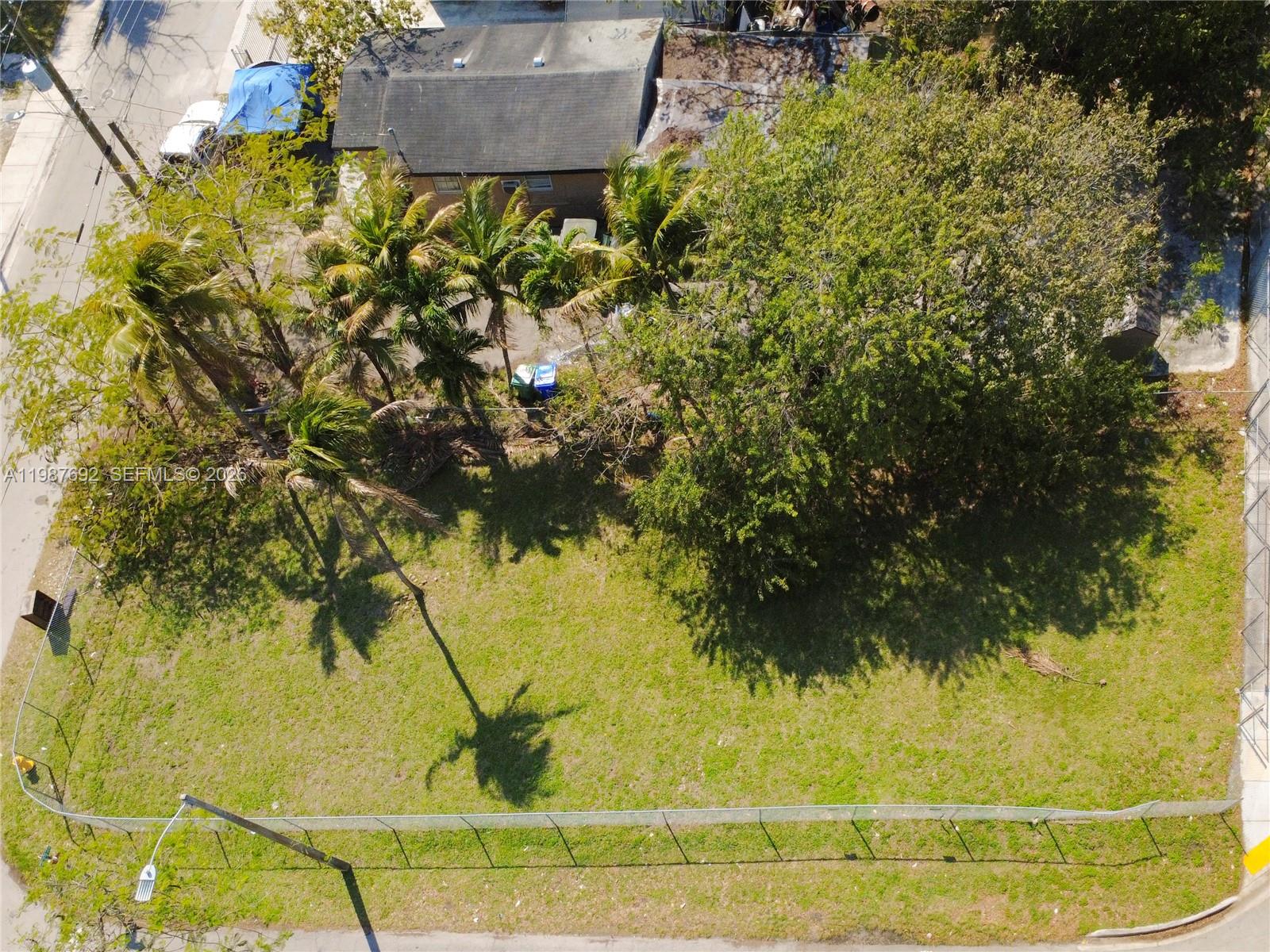 800 NW 30th St Miami, FL 33127