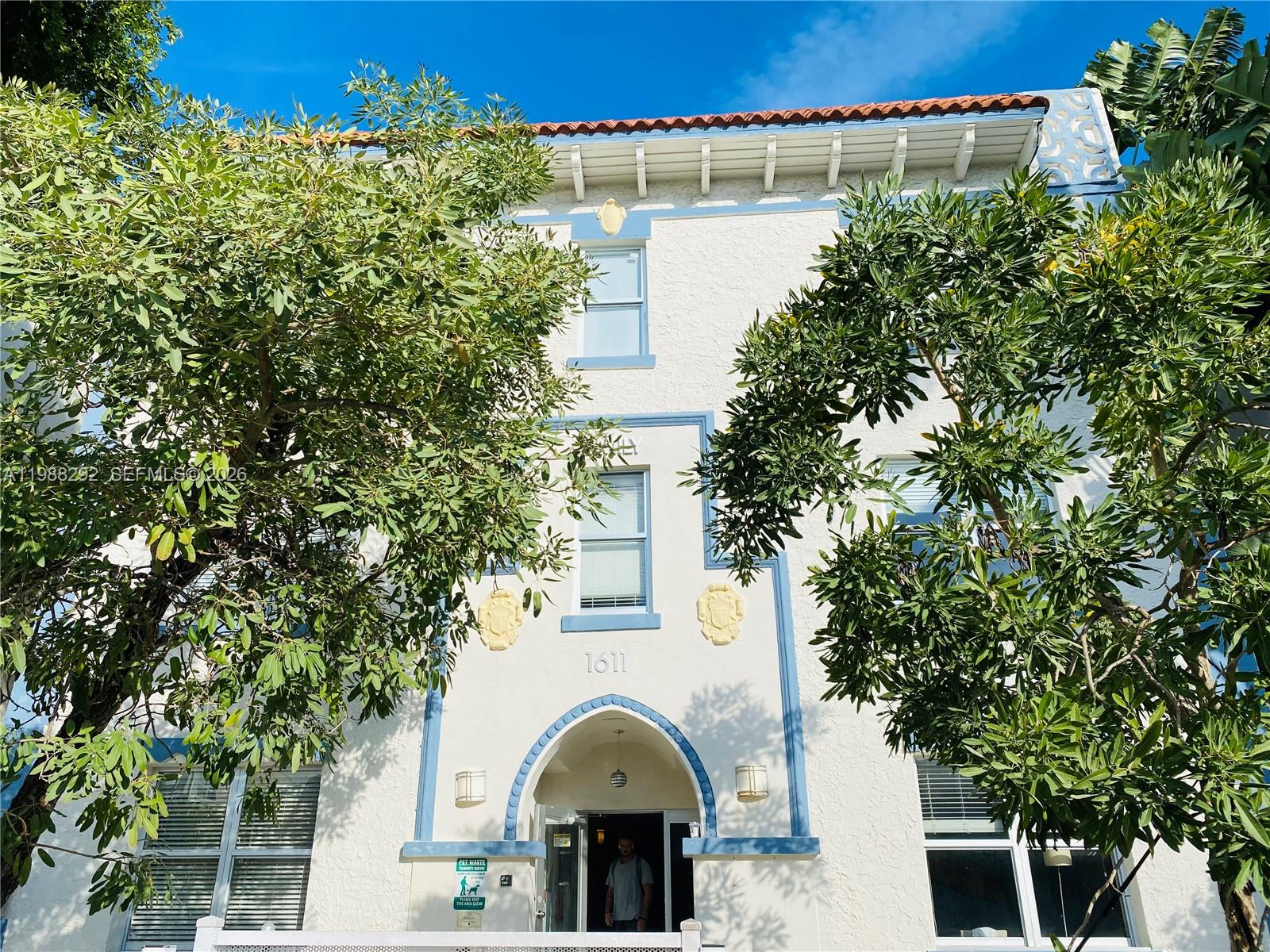 1611 Meridian Ave #305