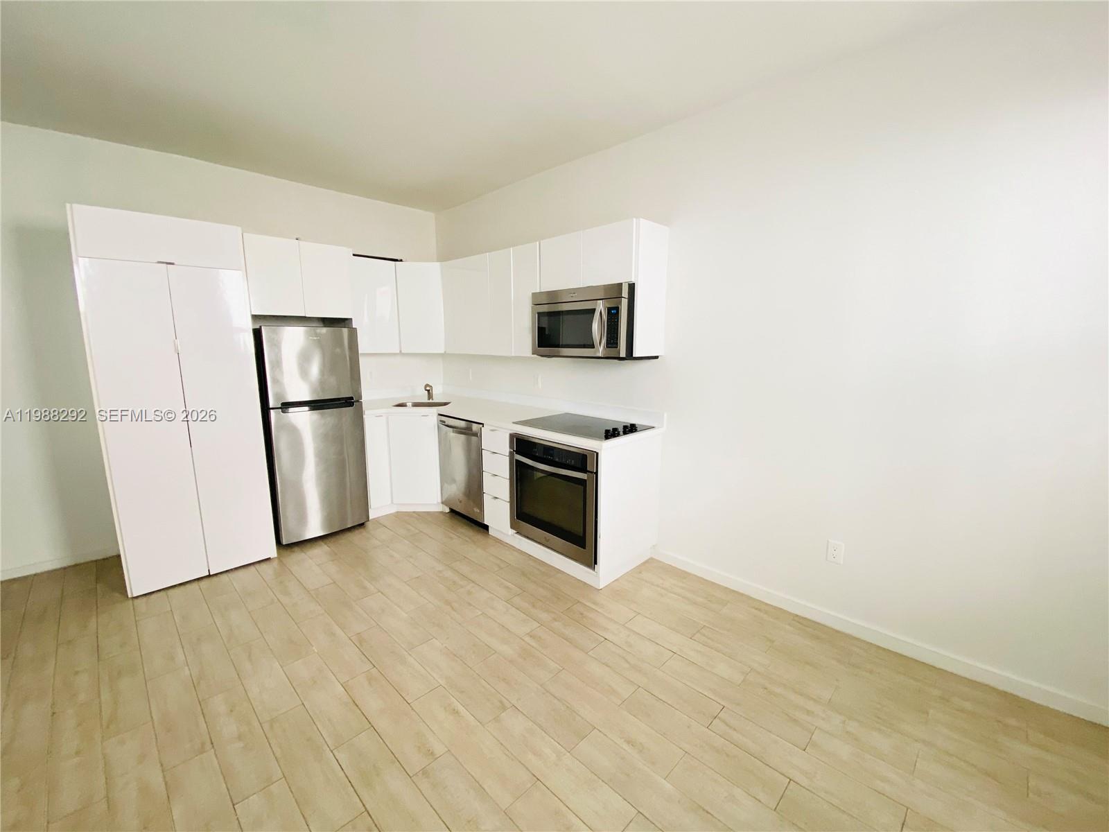 1611 Meridian Ave #305 Miami Beach, FL 33139