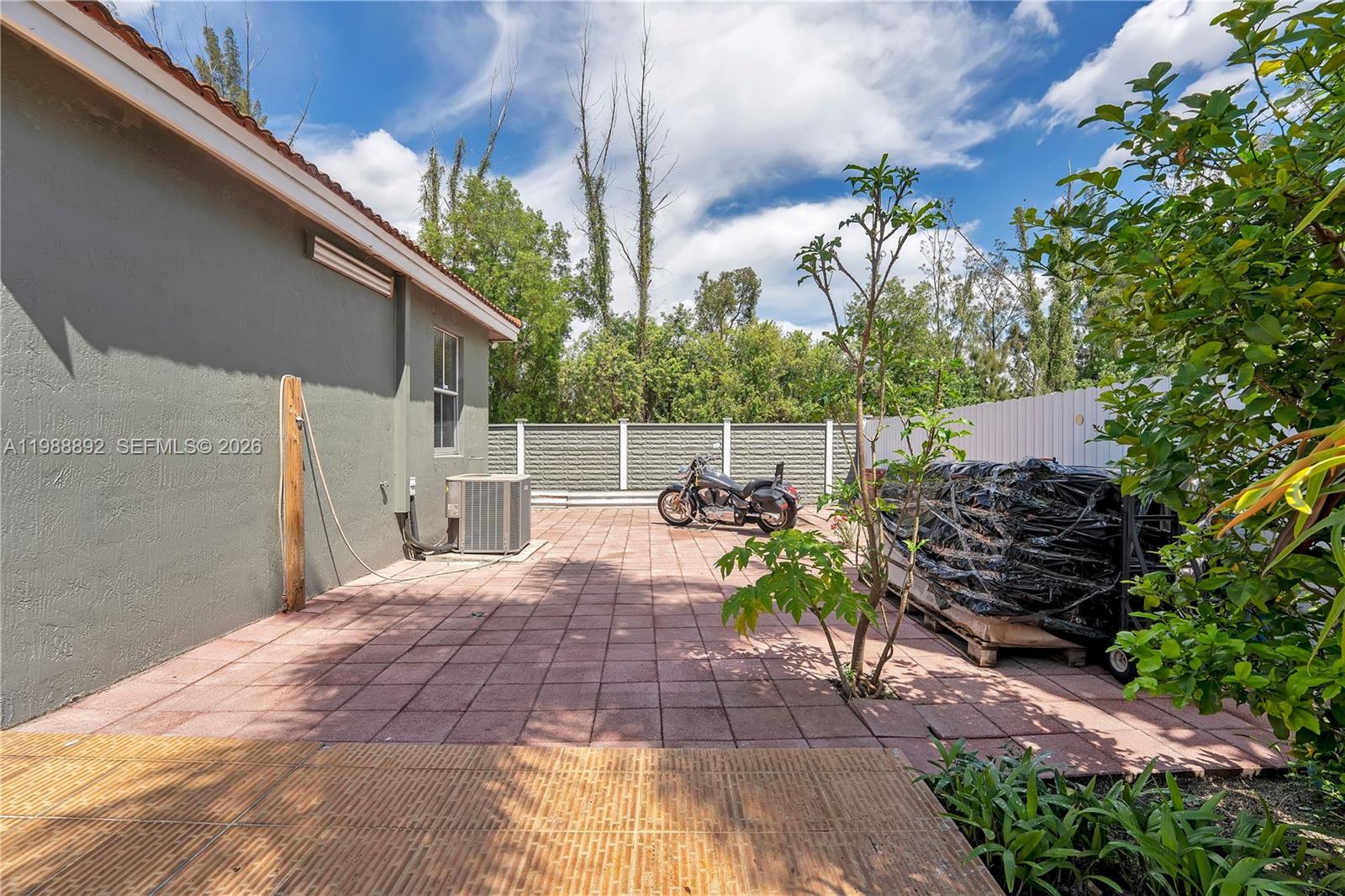 1173 NW 135th Ct Miami, FL 33182