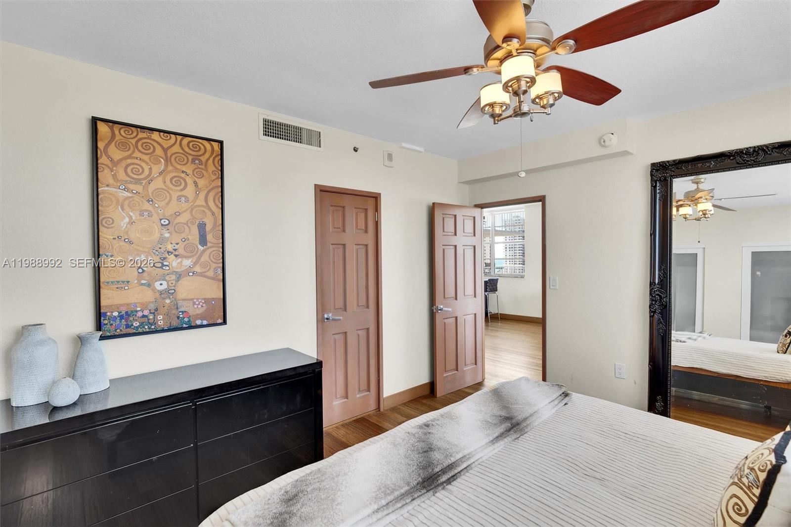 2829 Indian Crk Dr #1102 Miami Beach, FL 33140