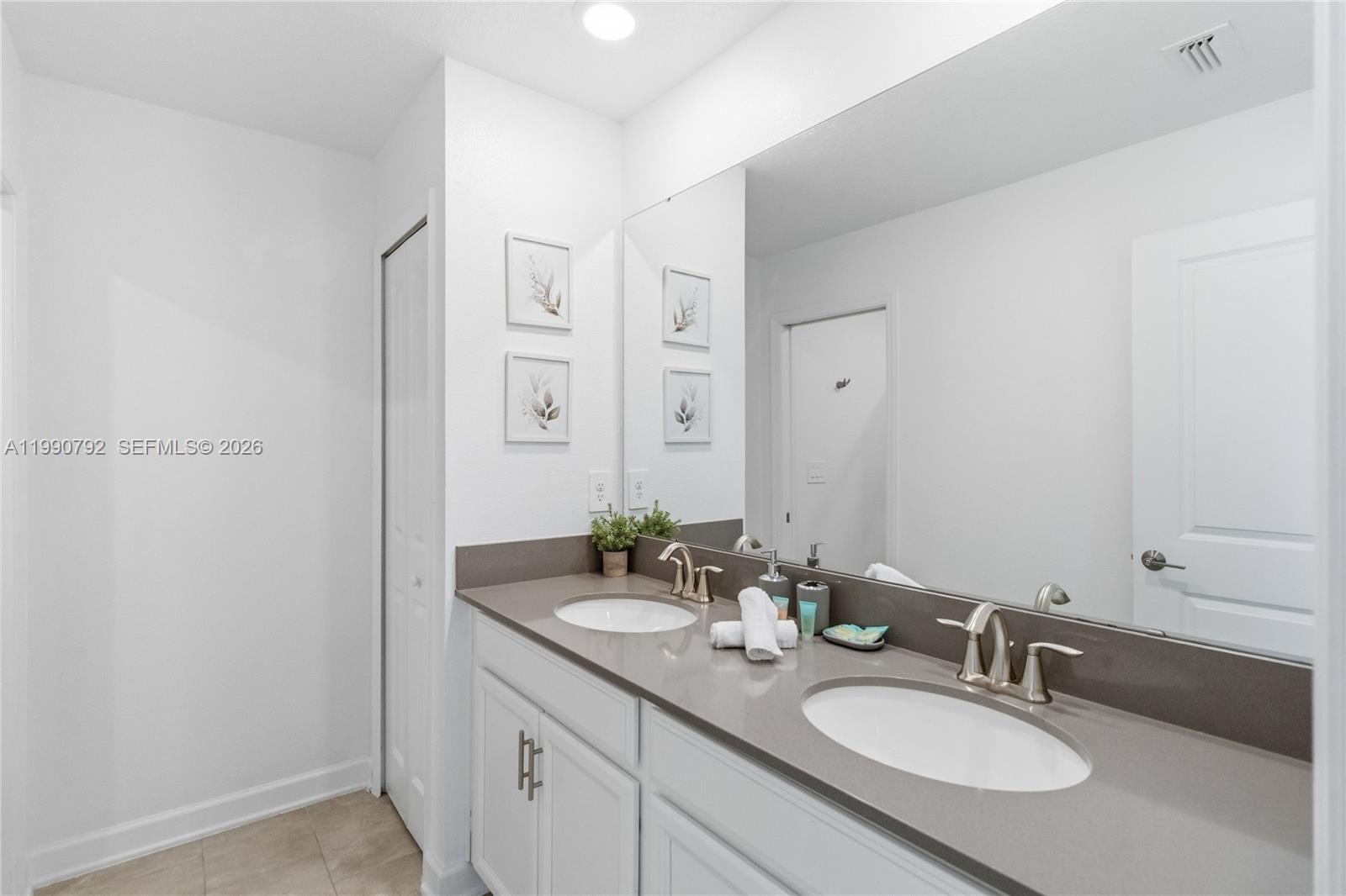 9114 Sommer Davenport, FL 33896