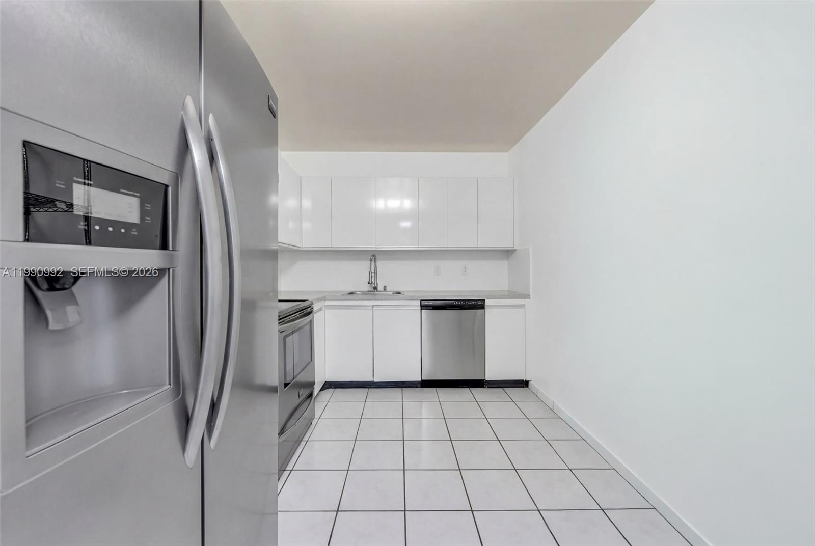 2500 Parkview Dr #1418 Hallandale Beach, FL 33009