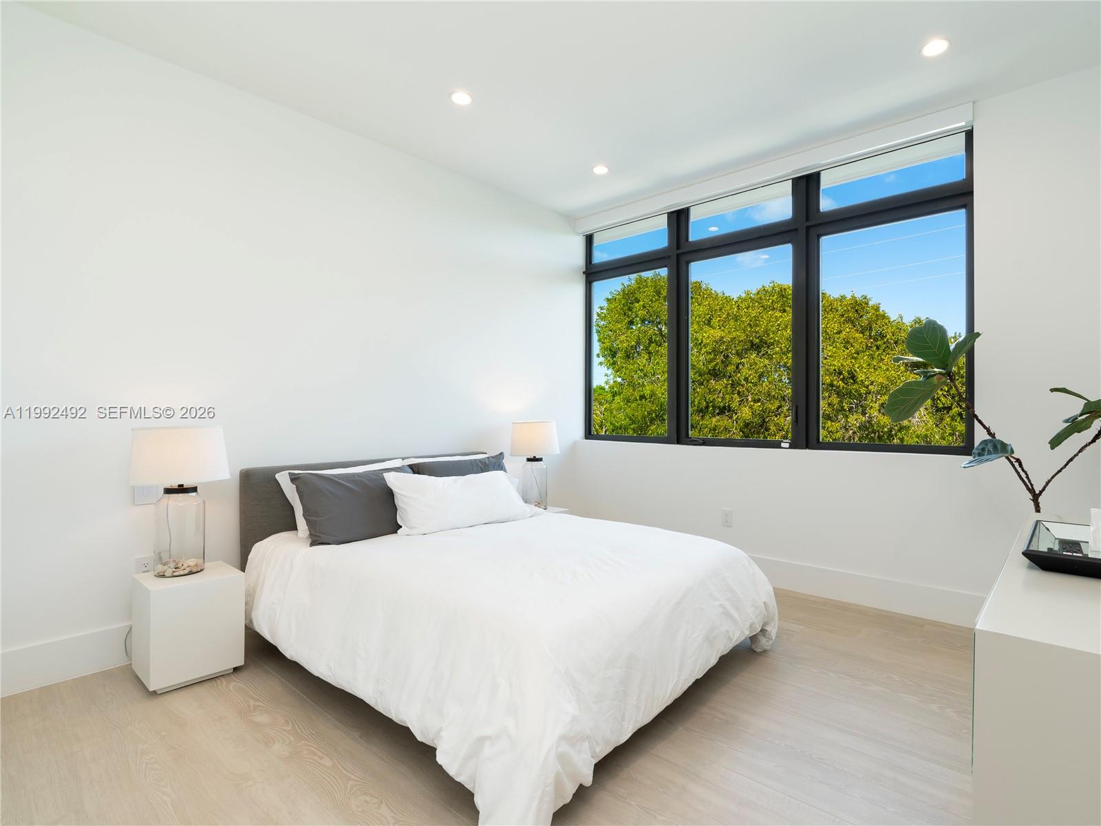 1230 Cleveland Rd Miami Beach, FL 33141