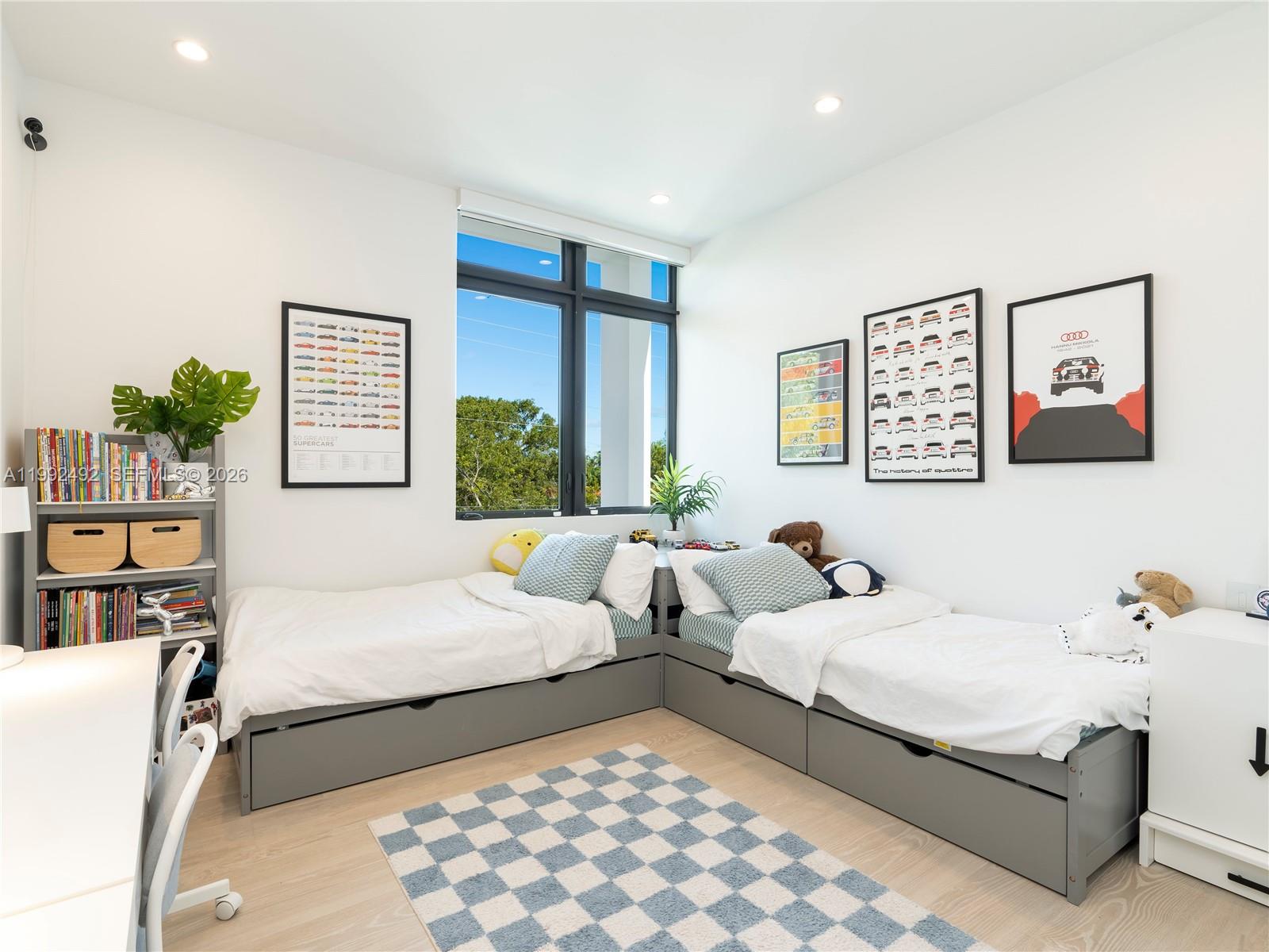 1230 Cleveland Rd Miami Beach, FL 33141