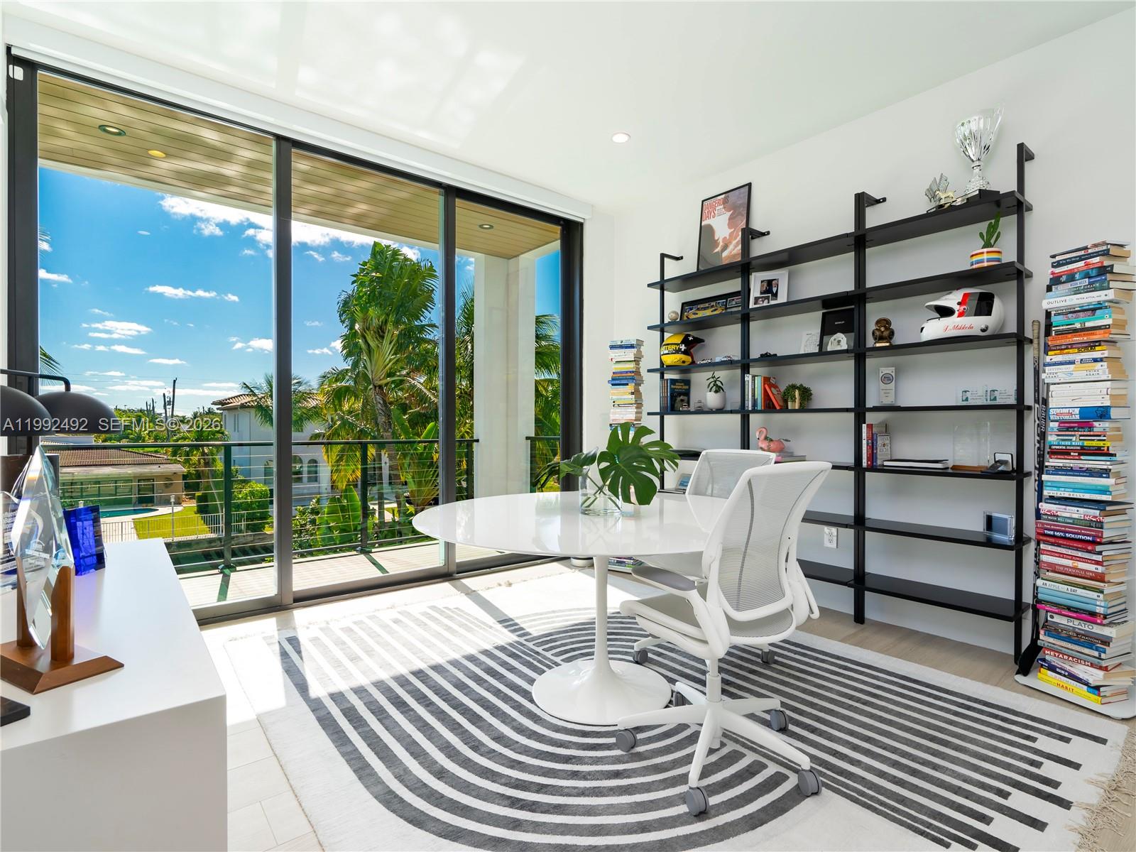 1230 Cleveland Rd Miami Beach, FL 33141