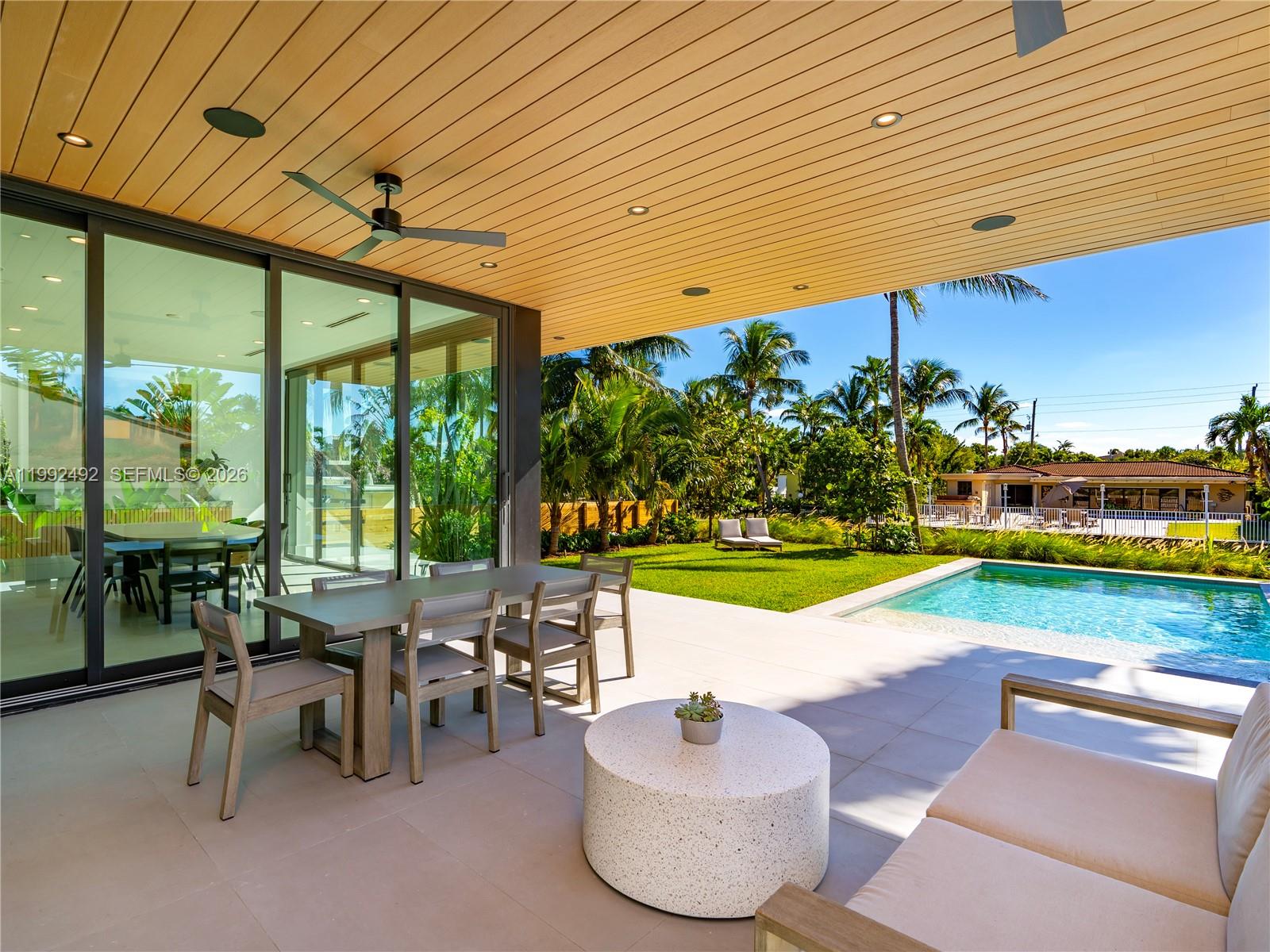 1230 Cleveland Rd Miami Beach, FL 33141