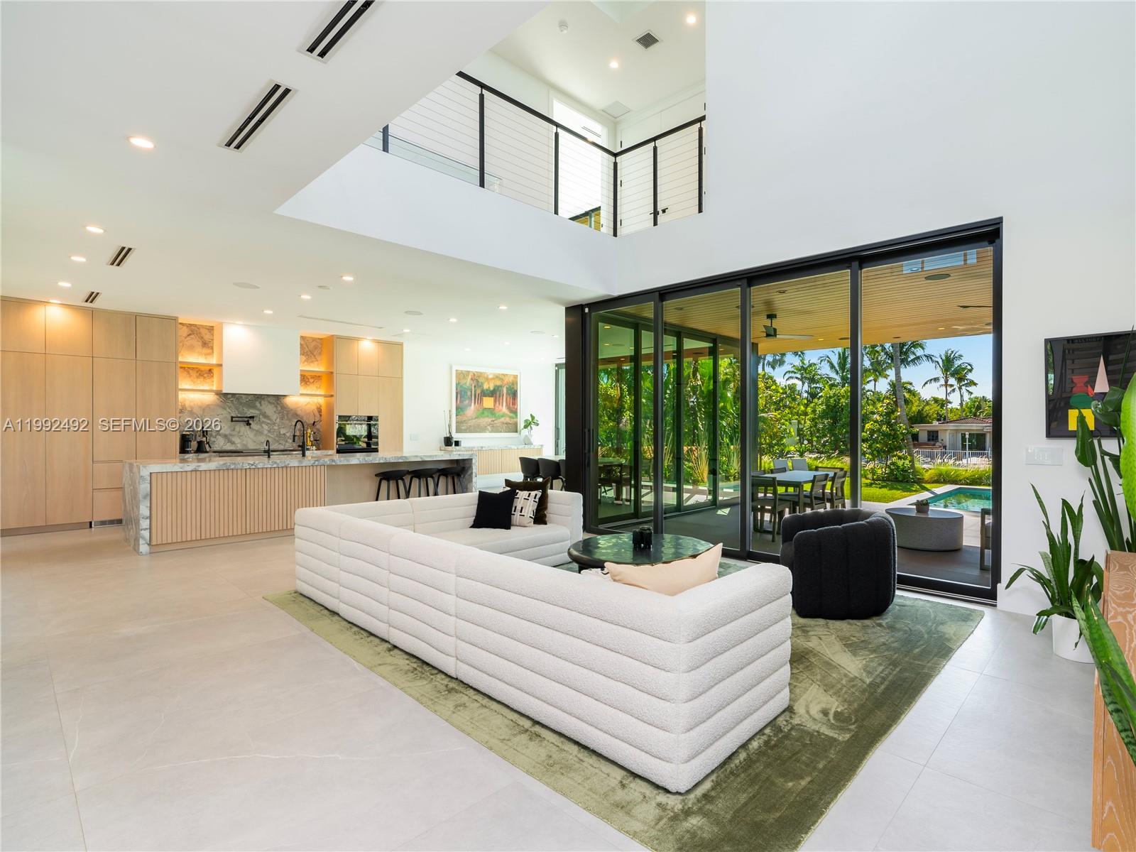 1230 Cleveland Rd Miami Beach, FL 33141