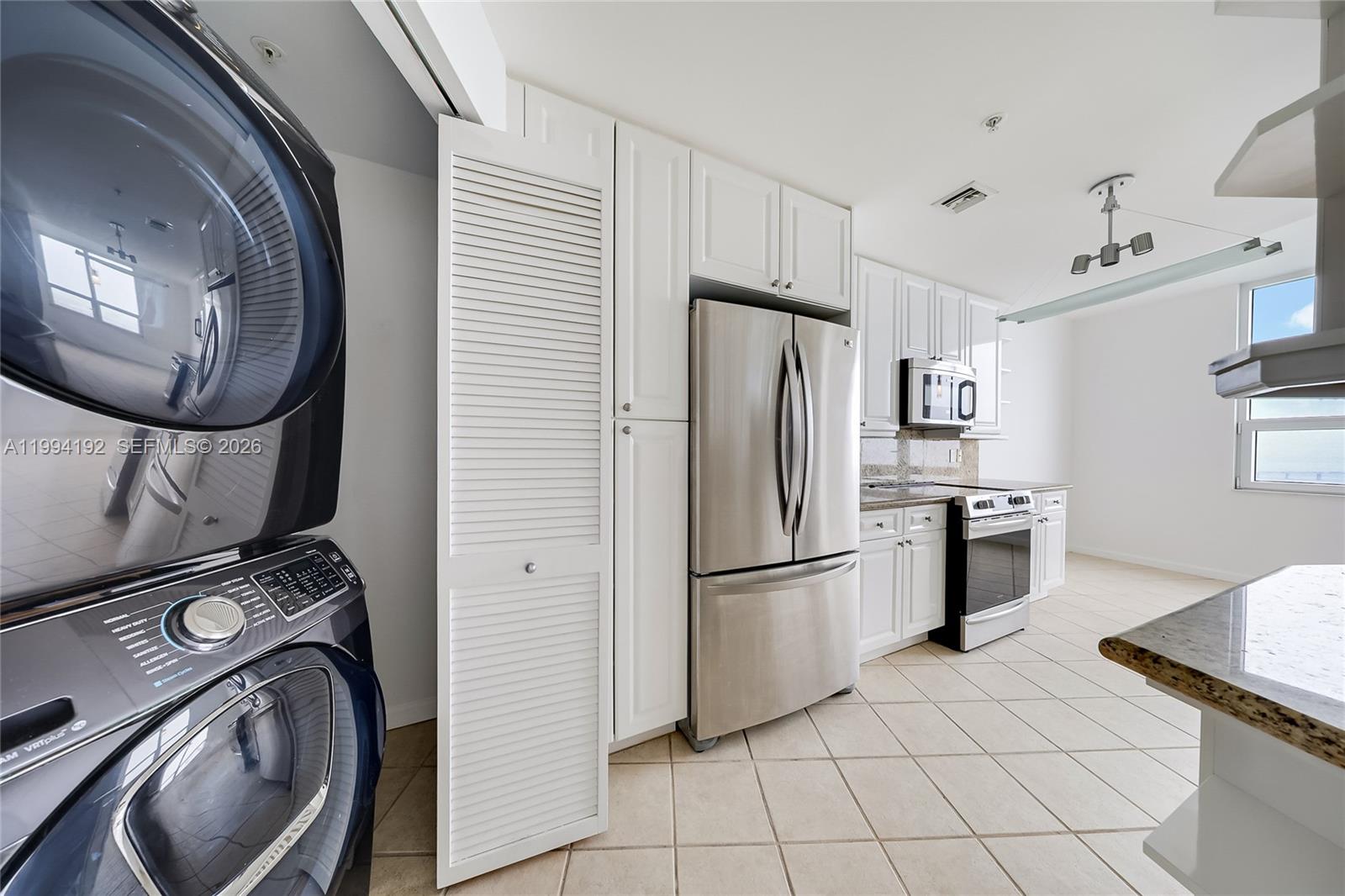 848 Brickell Key Dr #2702 Miami, FL 33131