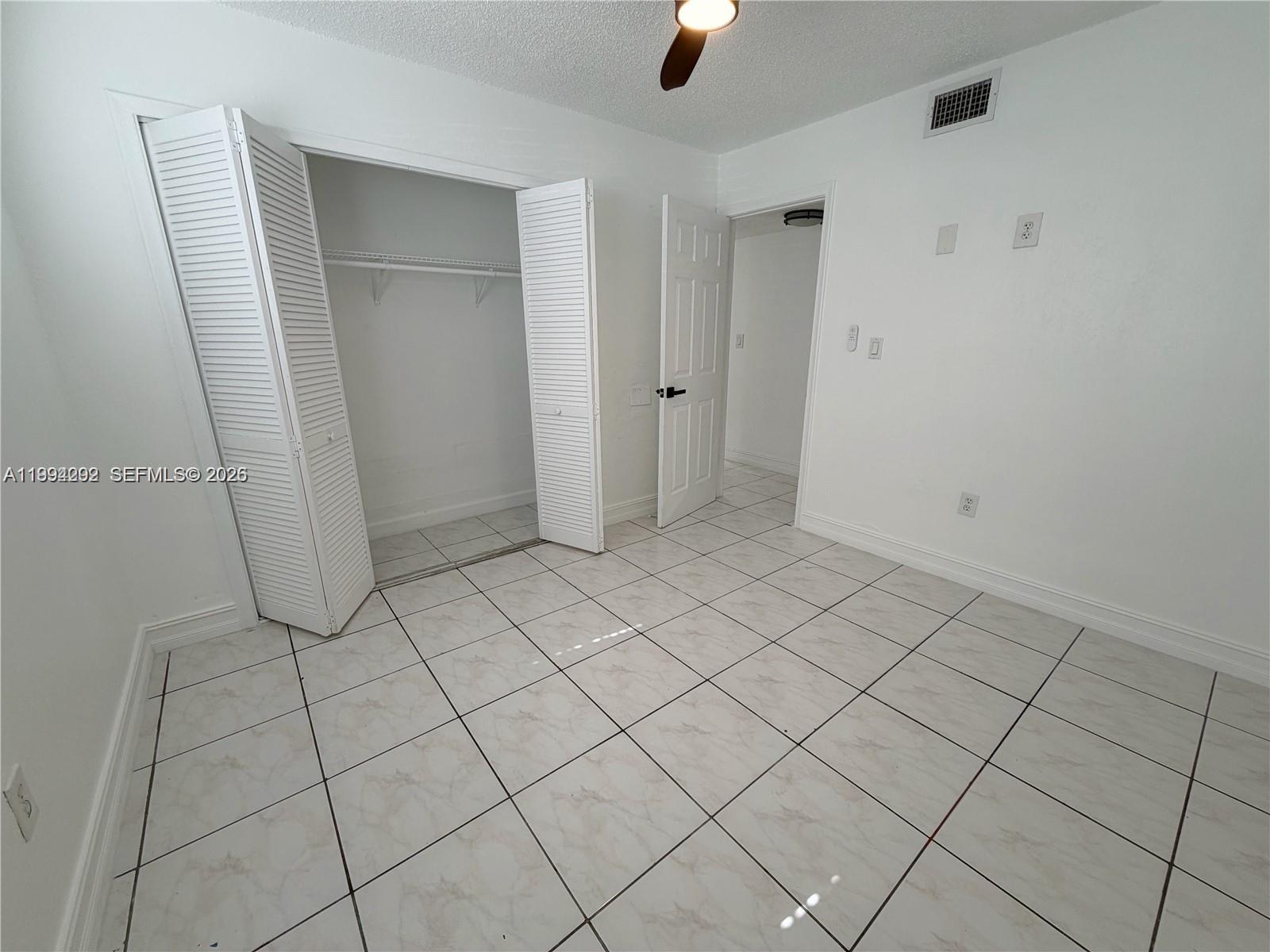 2565 W 56th St #101 Hialeah, FL 33016