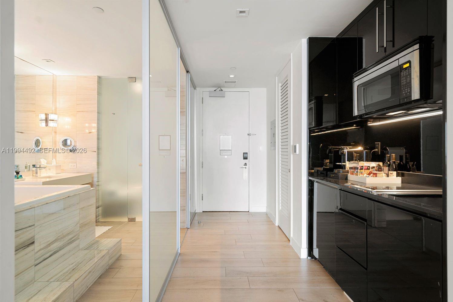 2201 Collins Ave #532 Miami Beach, FL 33139