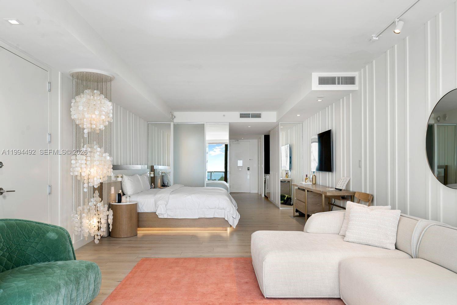 2201 Collins Ave #532 Miami Beach, FL 33139