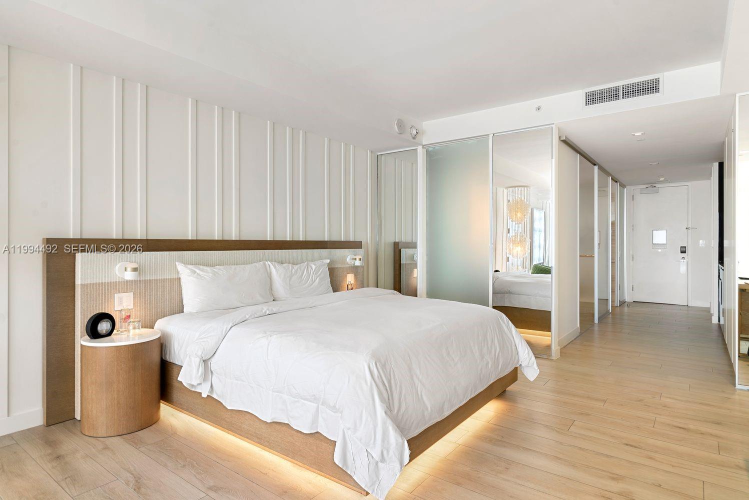 2201 Collins Ave #532 Miami Beach, FL 33139