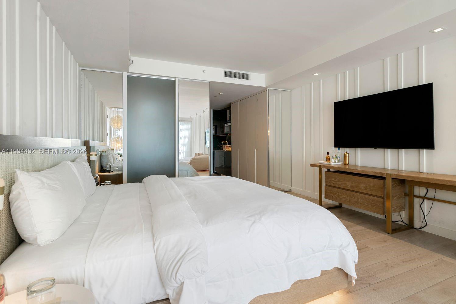 2201 Collins Ave #532 Miami Beach, FL 33139