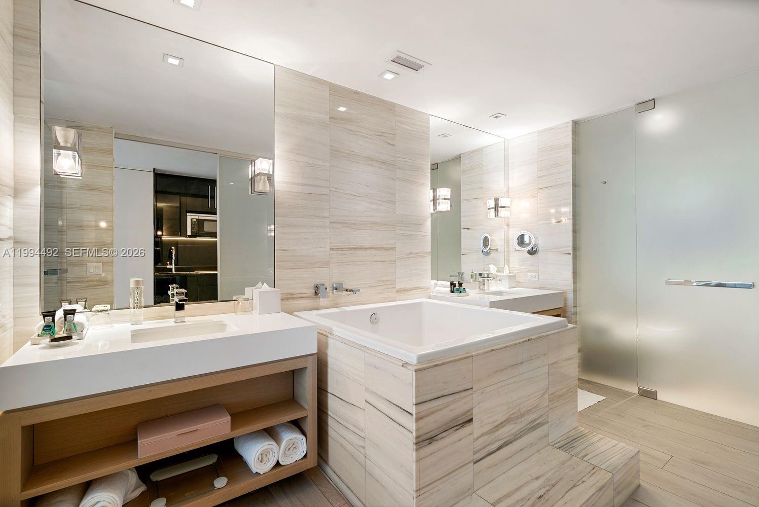 2201 Collins Ave #532 Miami Beach, FL 33139