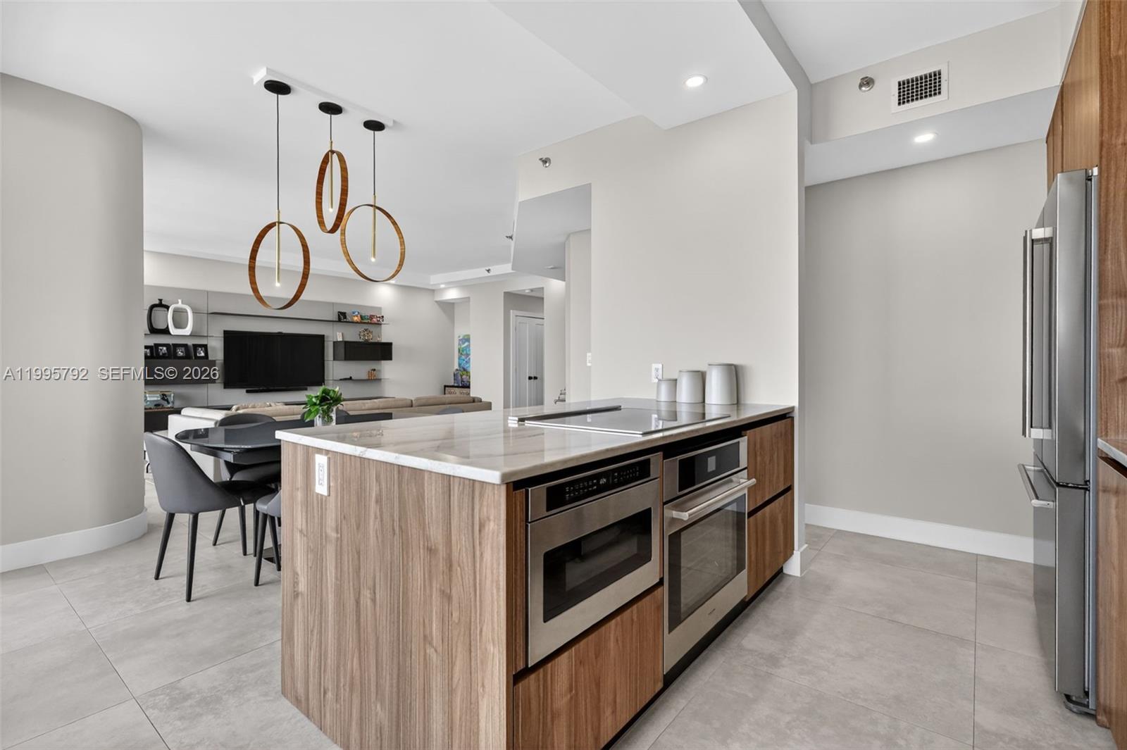 1000 Island Bl #3107 Aventura, FL 33160