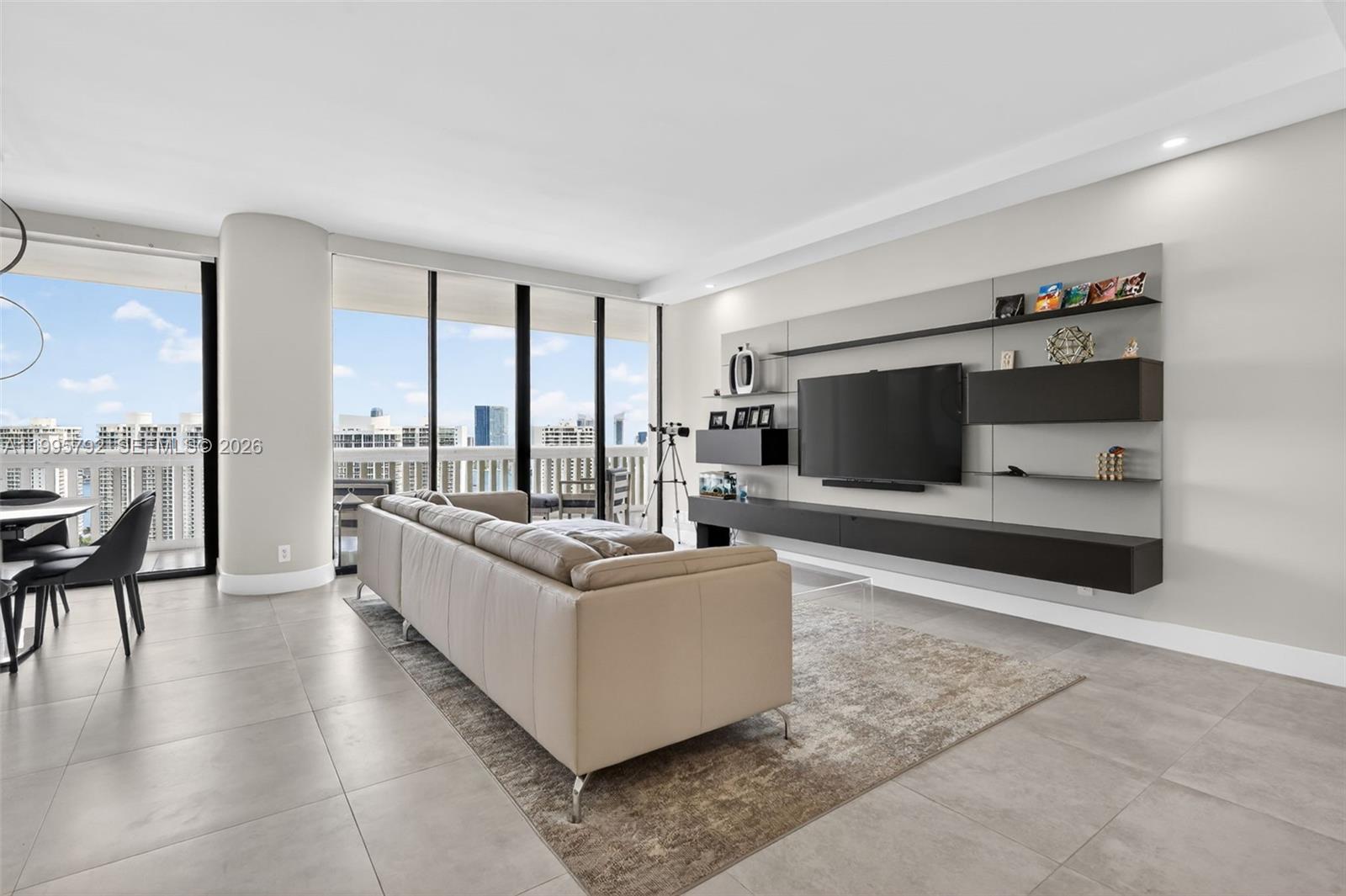 1000 Island Bl #3107 Aventura, FL 33160