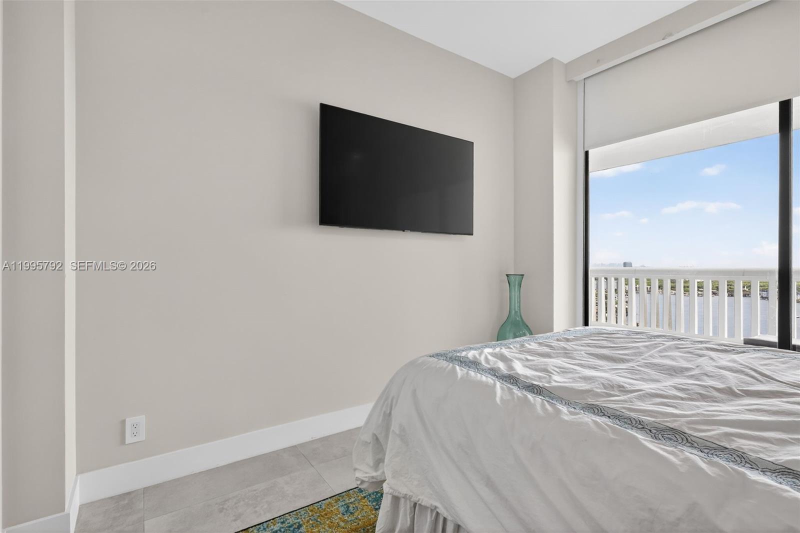 1000 Island Bl #3107 Aventura, FL 33160