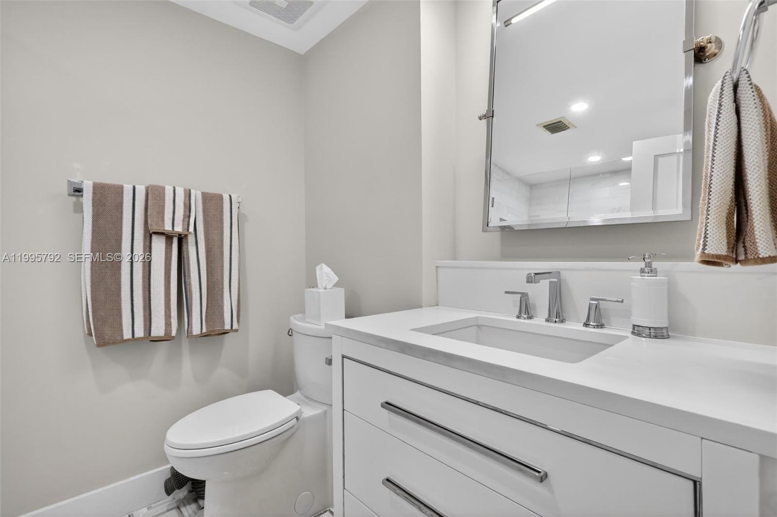 1000 Island Bl #3107 Aventura, FL 33160