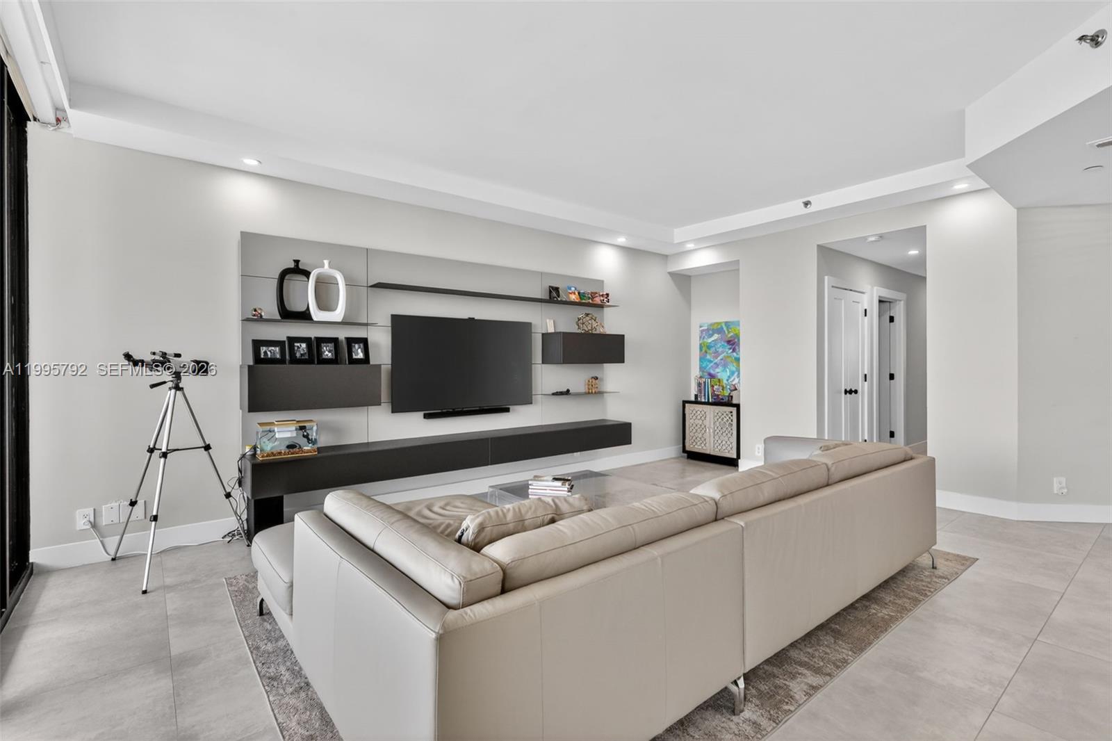 1000 Island Bl #3107 Aventura, FL 33160