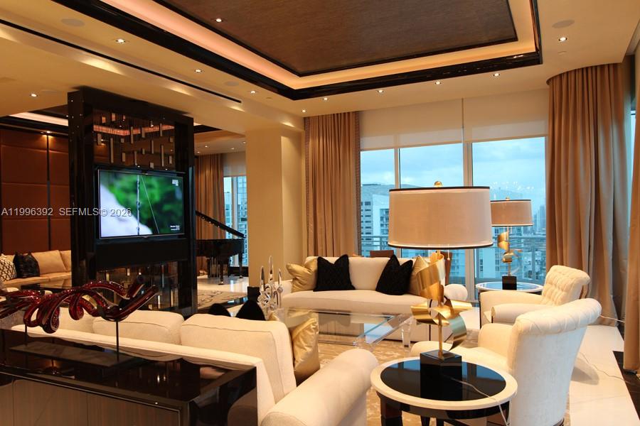 900 Brickell Key Blvd #PH3403 Miami, FL 33131