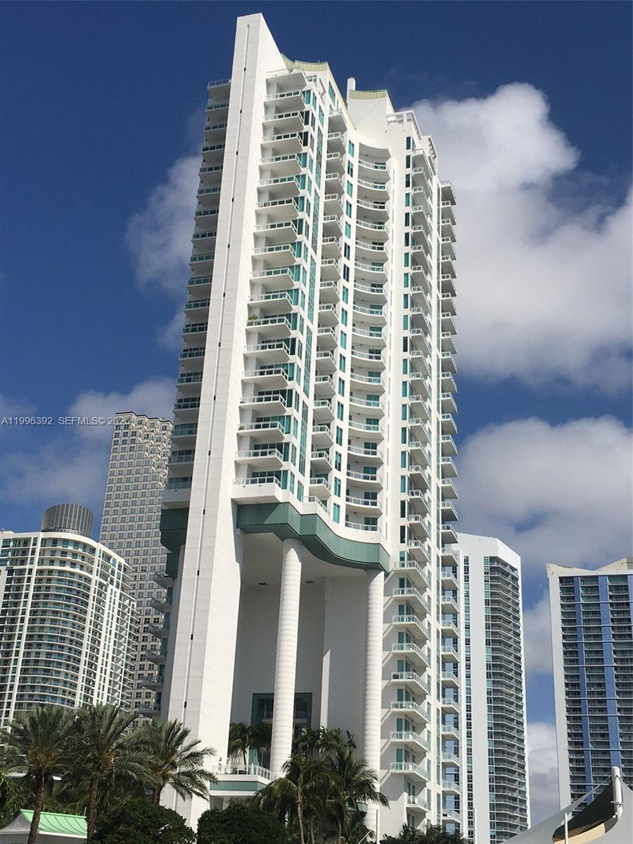 900 Brickell Key Blvd #PH3403 Miami, FL 33131