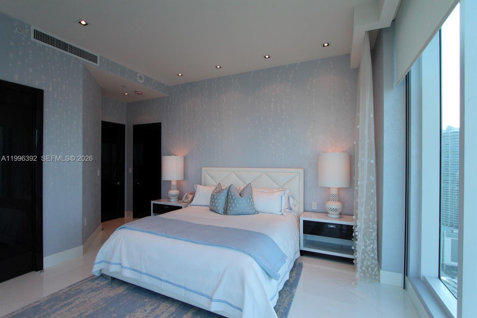 900 Brickell Key Blvd #PH3403 Miami, FL 33131