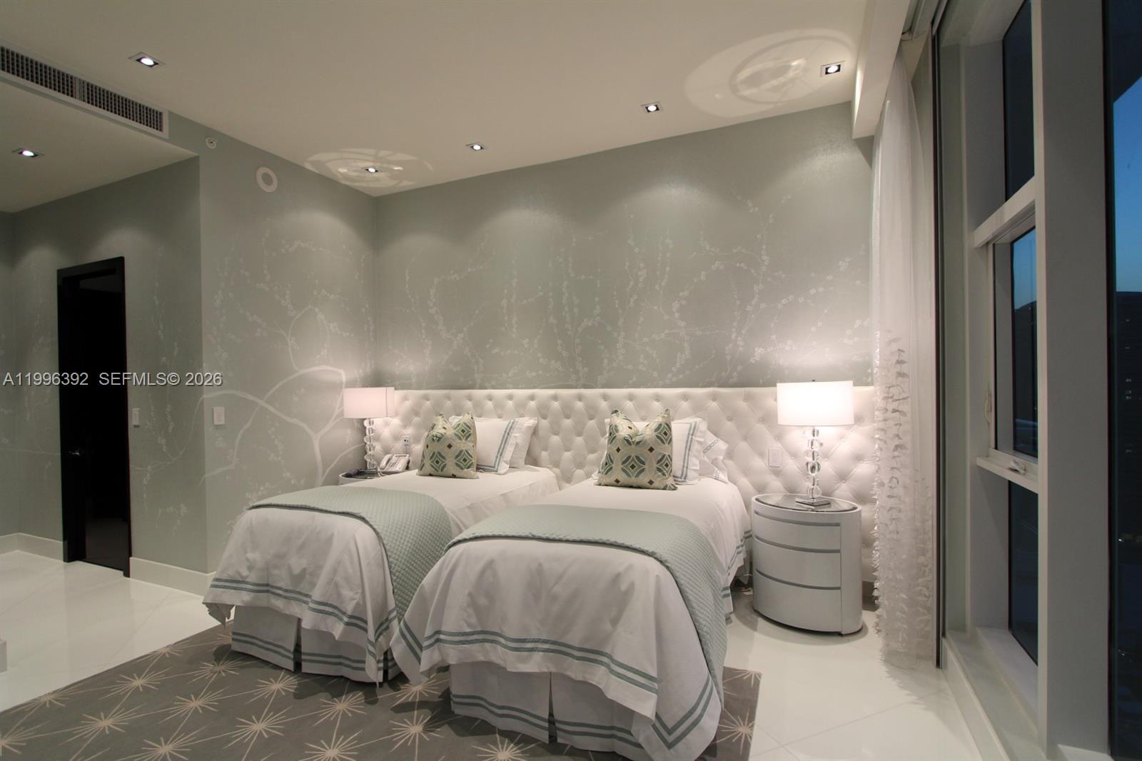 900 Brickell Key Blvd #PH3403 Miami, FL 33131