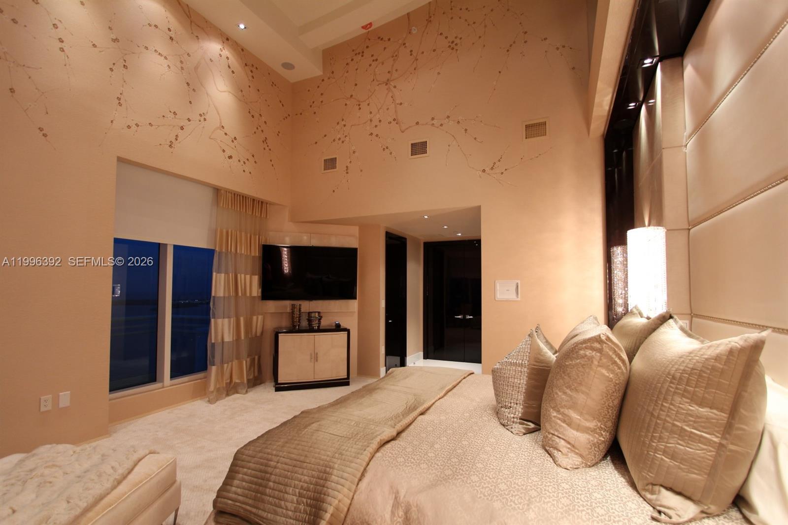 900 Brickell Key Blvd #PH3403 Miami, FL 33131