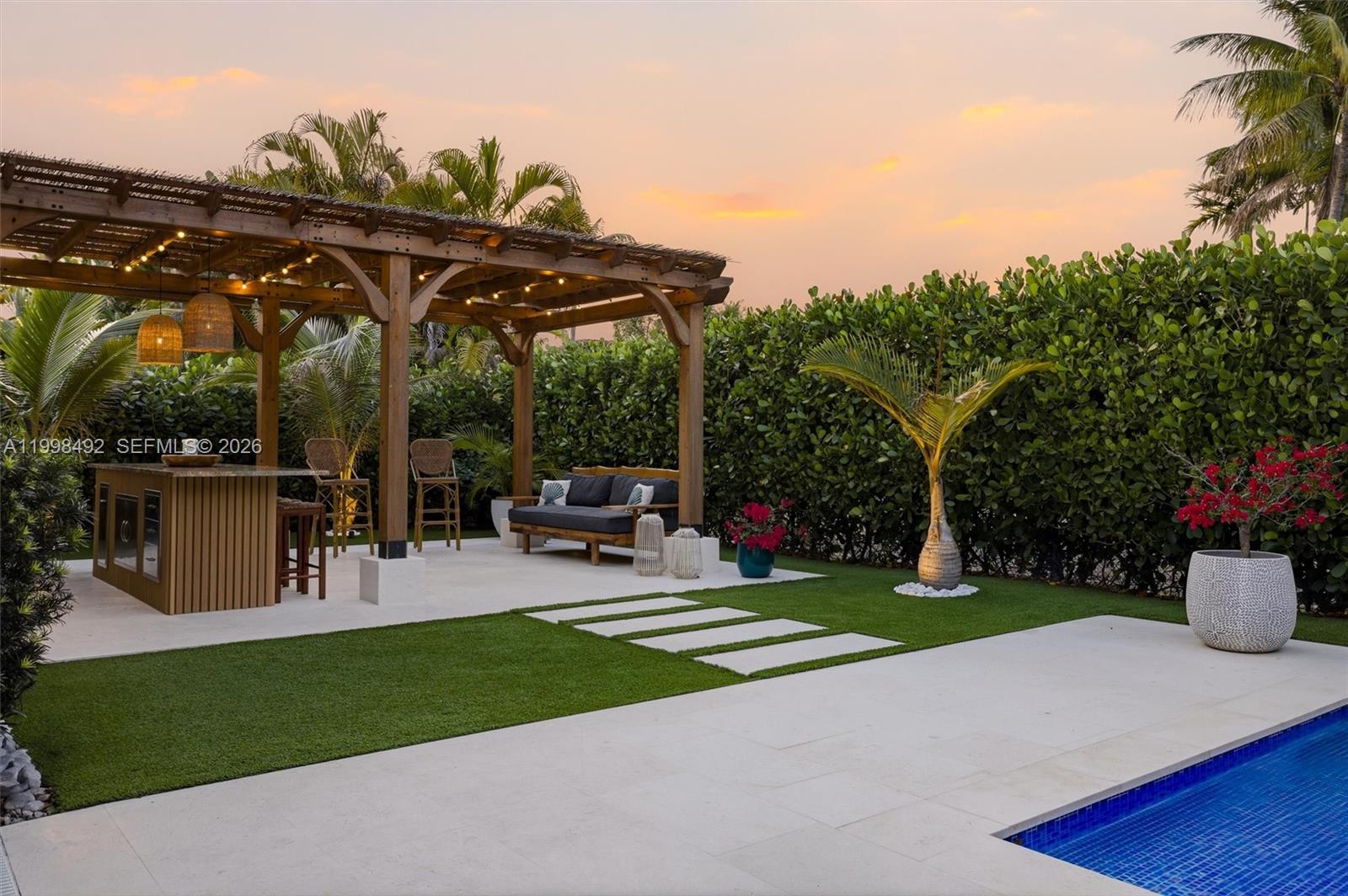 9717 SW 94th Ter Miami, FL 33176