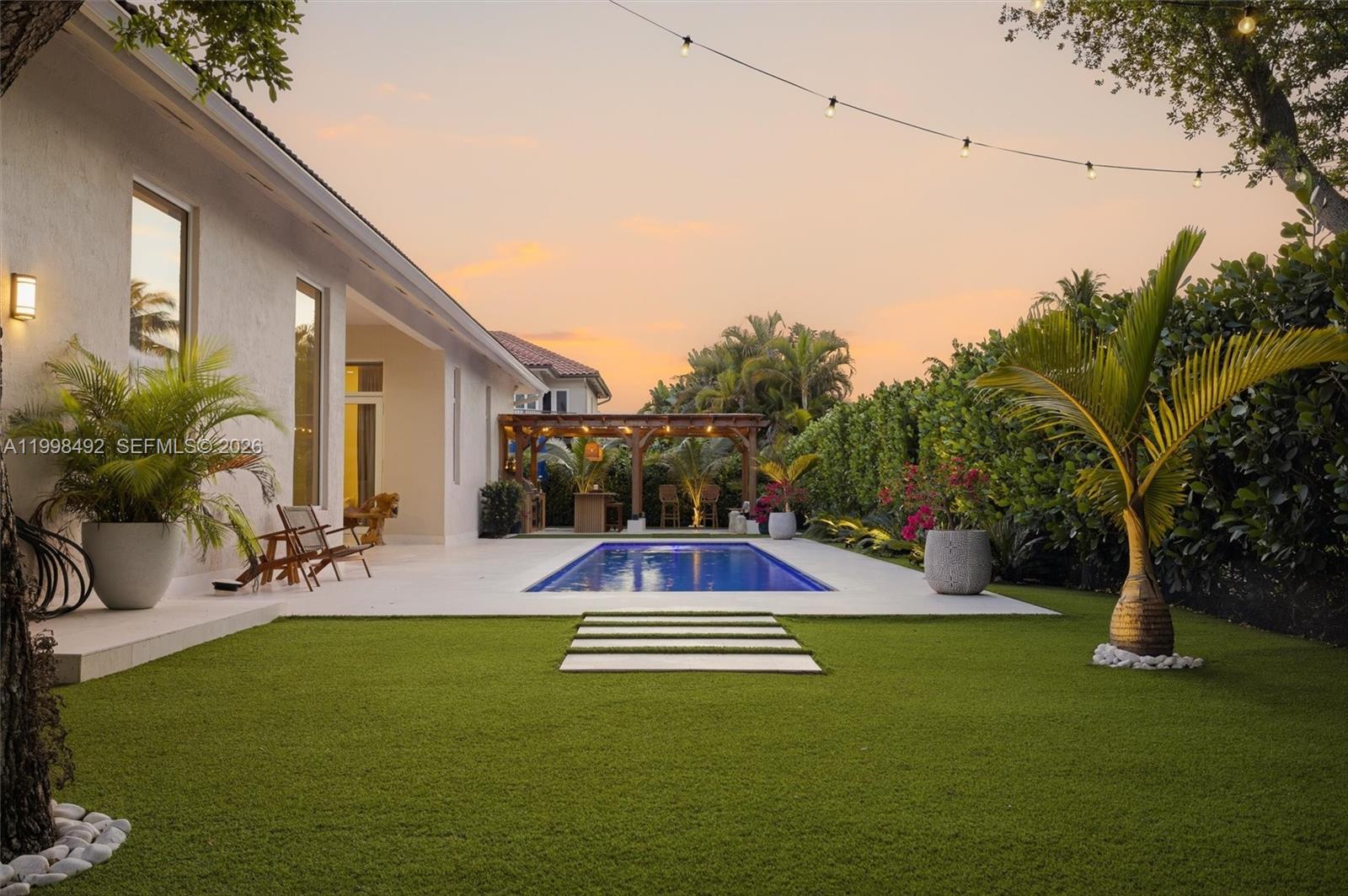 9717 SW 94th Ter Miami, FL 33176