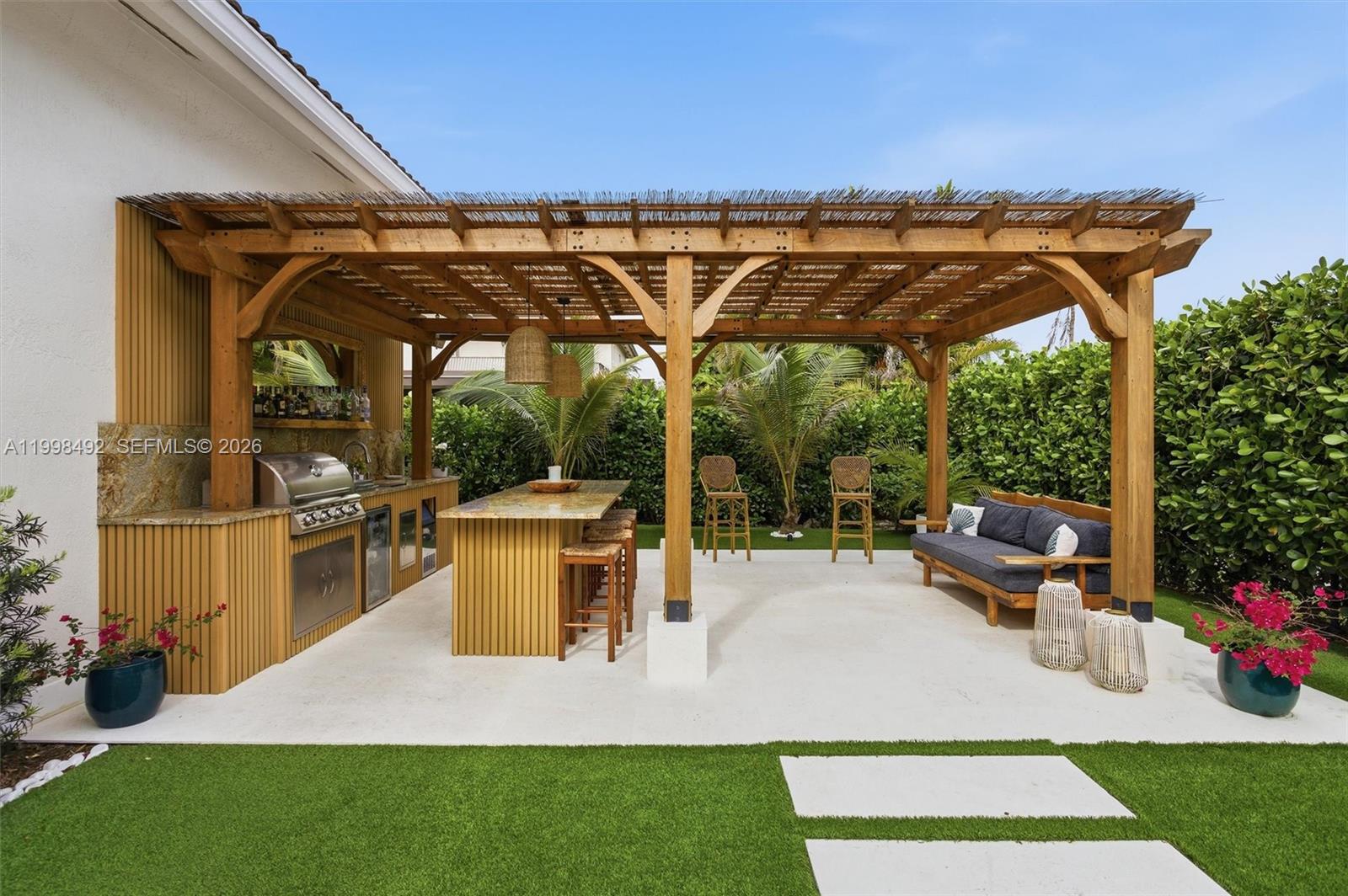 9717 SW 94th Ter Miami, FL 33176