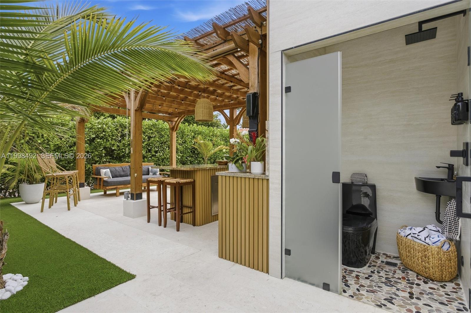 9717 SW 94th Ter Miami, FL 33176