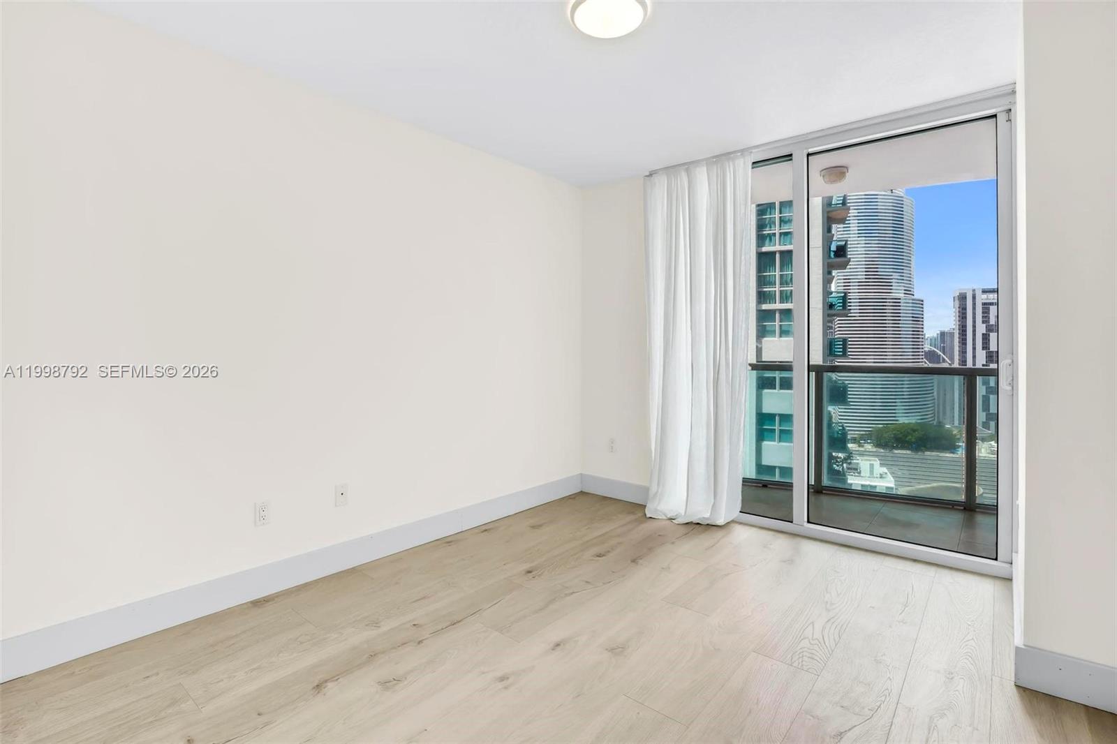 image Brickell on the River South9