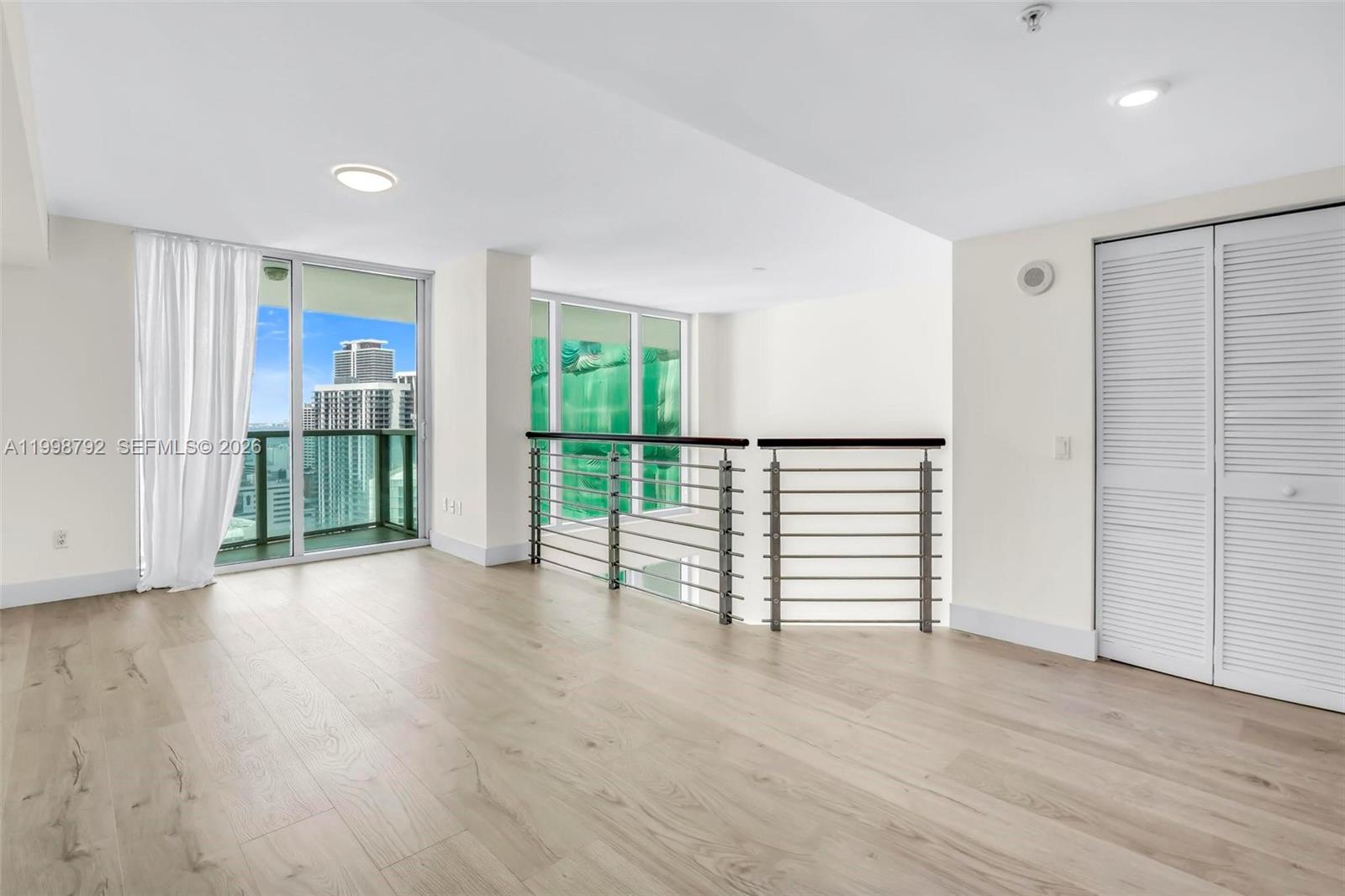 image Brickell on the River South14