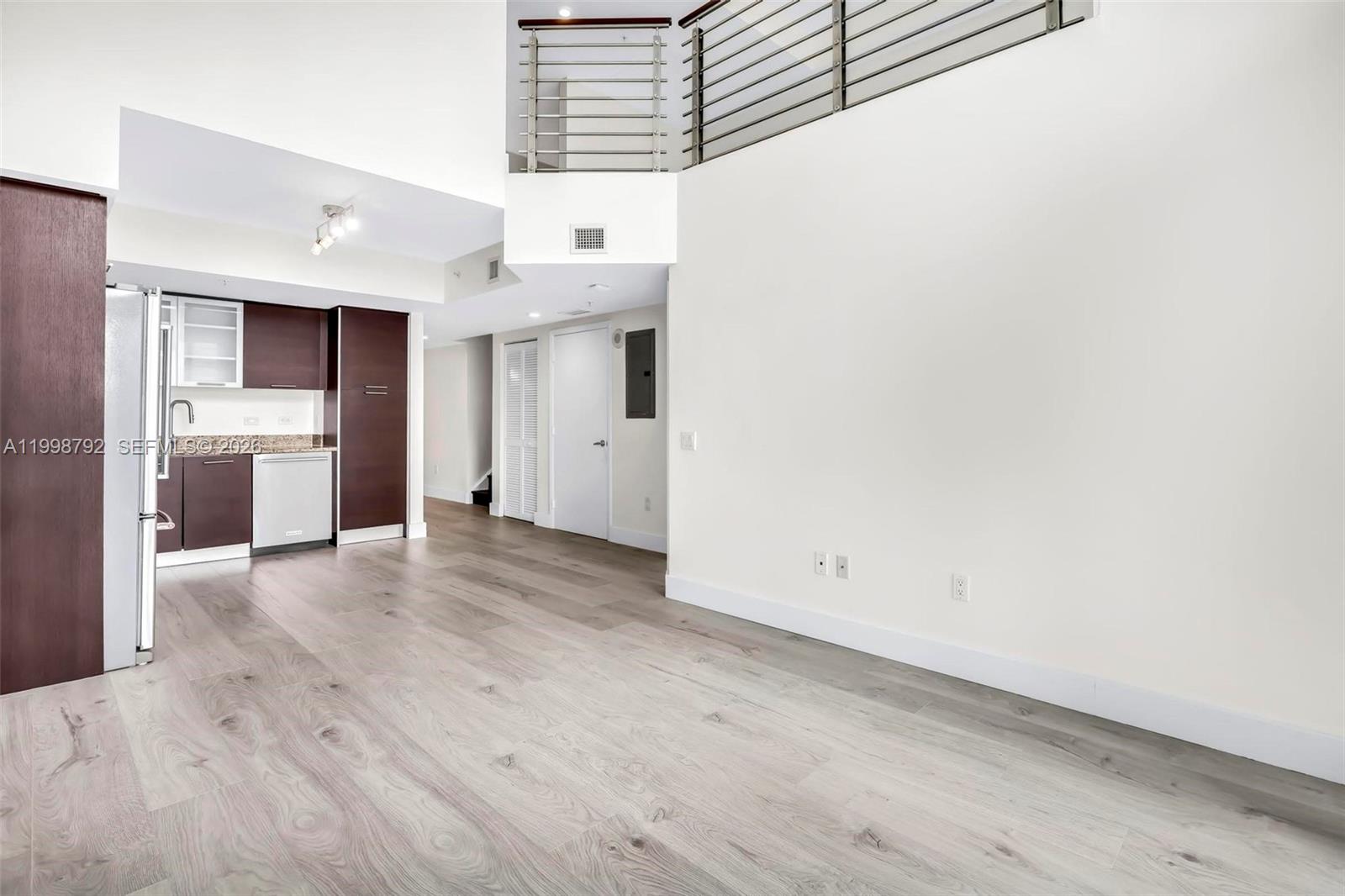 image Brickell on the River South8