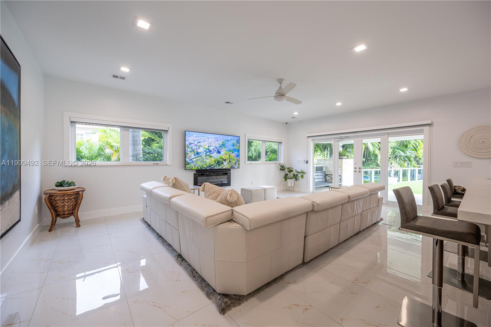 7125 Los Pinos Blvd Coral Gables, FL 33143