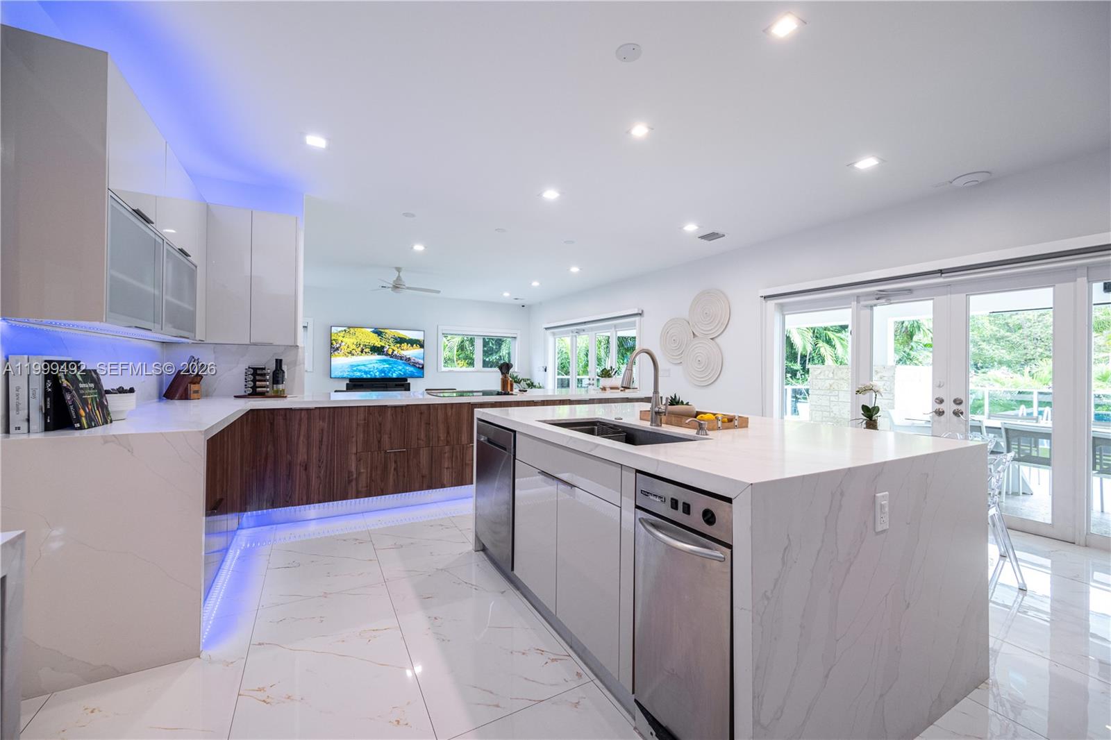 7125 Los Pinos Blvd Coral Gables, FL 33143