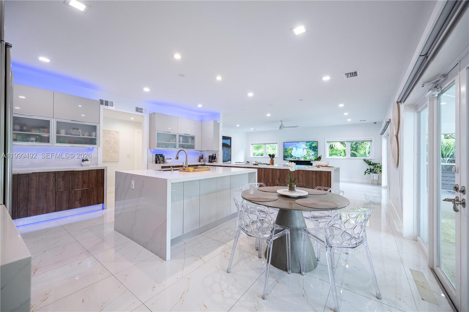 7125 Los Pinos Blvd Coral Gables, FL 33143