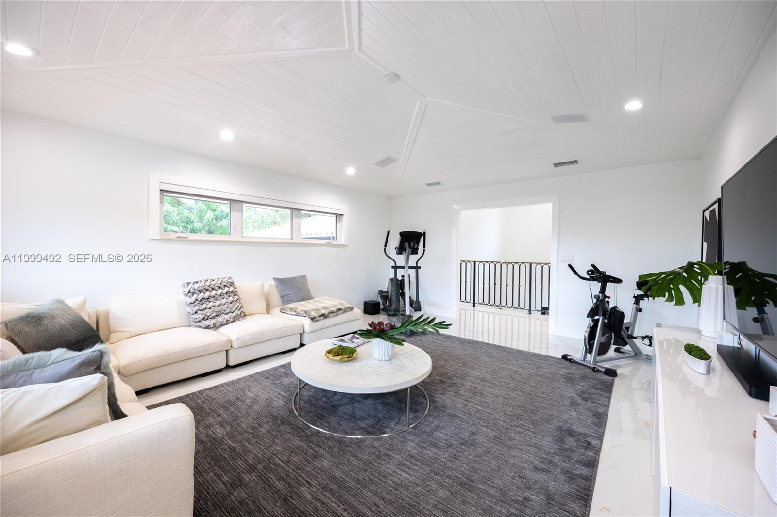 7125 Los Pinos Blvd Coral Gables, FL 33143