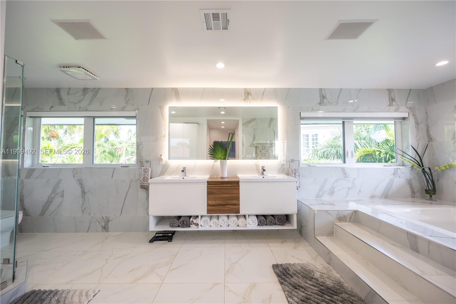 7125 Los Pinos Blvd Coral Gables, FL 33143