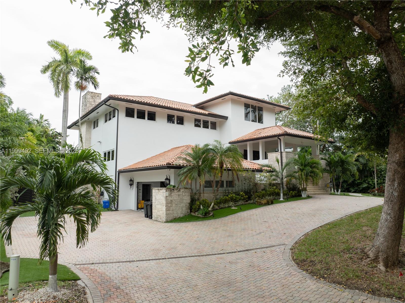 7125 Los Pinos Blvd Coral Gables, FL 33143