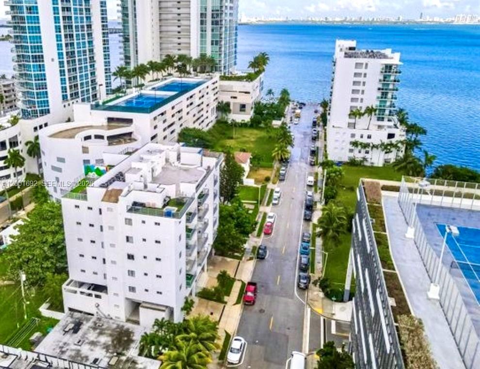 image Emilia Edgewater1