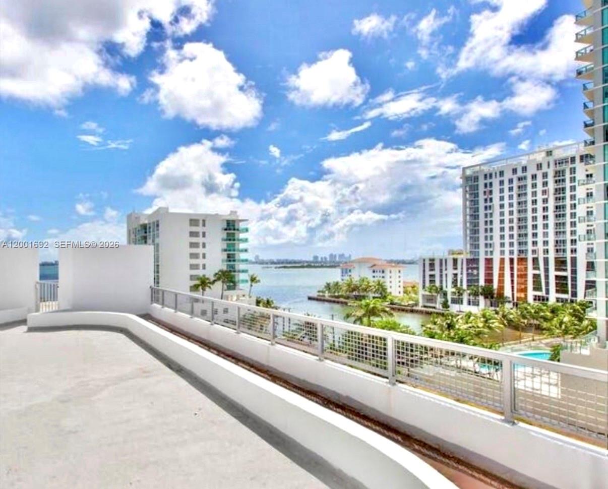 image Emilia Edgewater19