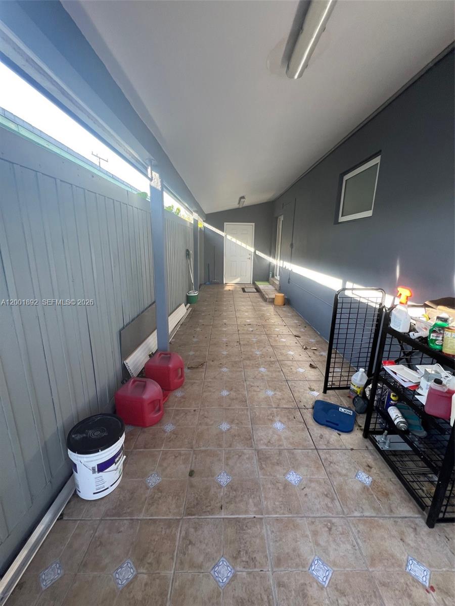 6900 SW 22nd St Miami, FL 33155