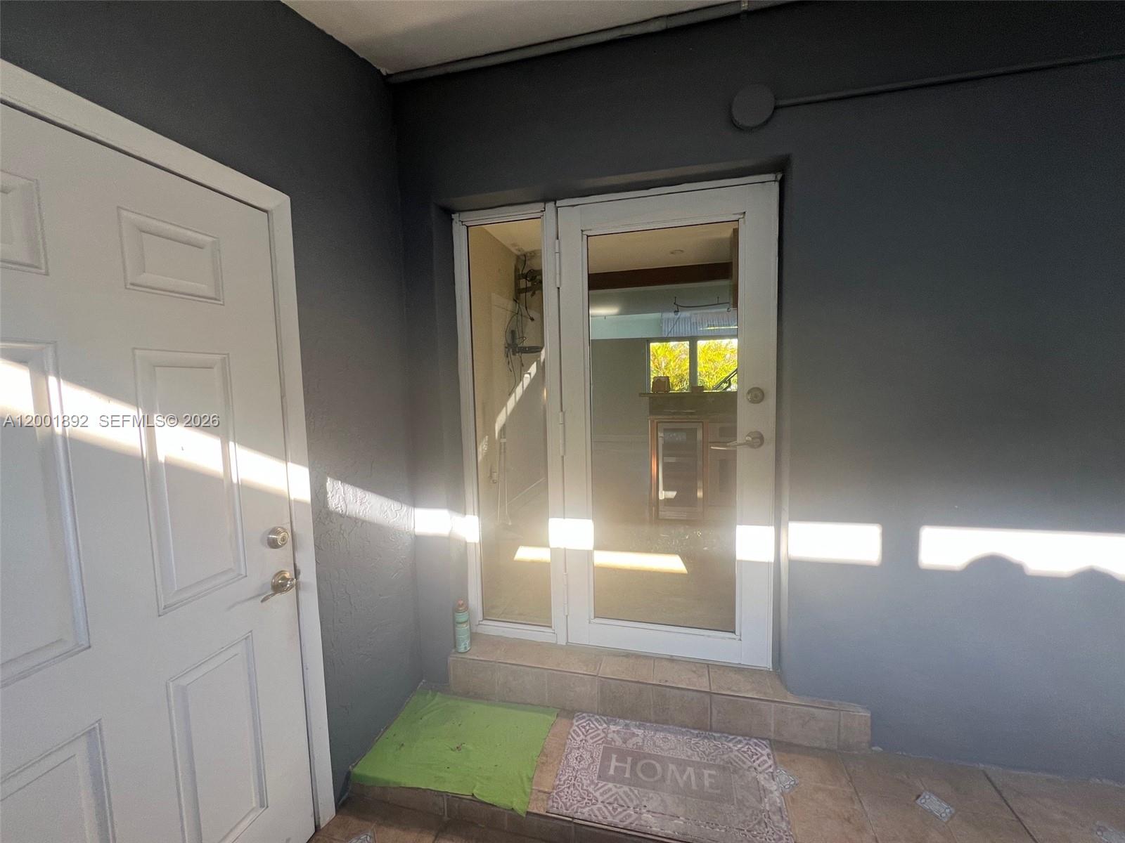 6900 SW 22nd St Miami, FL 33155