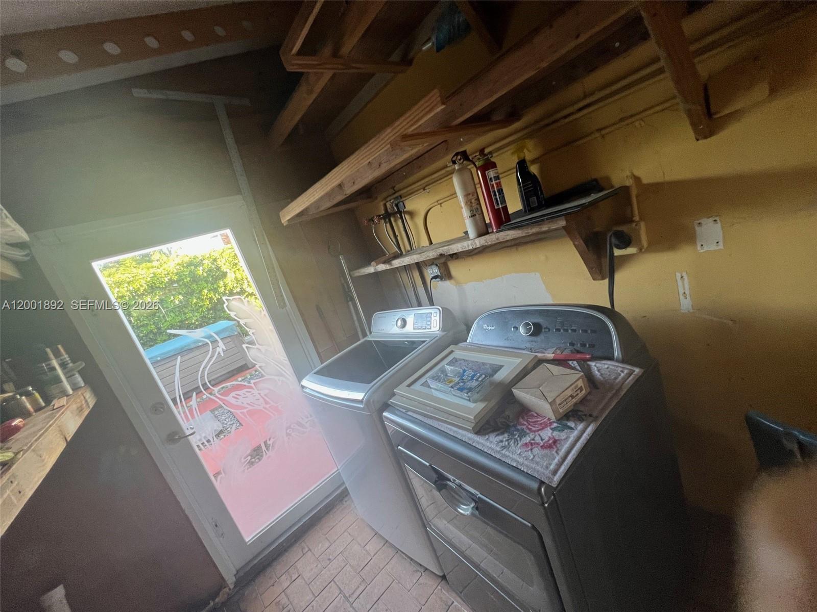 6900 SW 22nd St Miami, FL 33155