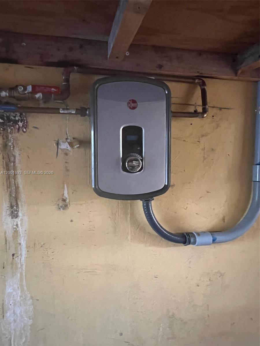 6900 SW 22nd St Miami, FL 33155